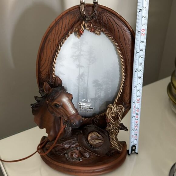 HORSESHOE PHOTO FRAME. - Picture 3 of 5